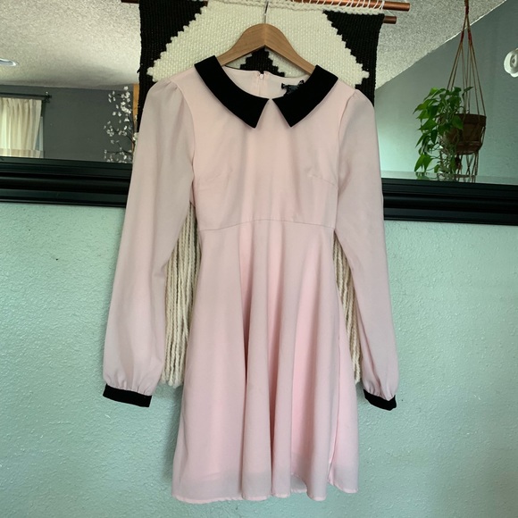 Hot Topic Dresses & Skirts - Hot Topic long sleeve zip up dress